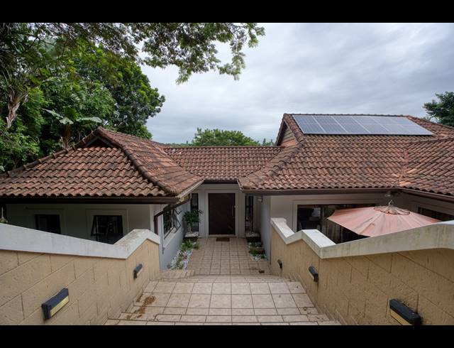5 BEDROOM HOUSE TO LET IN ZIMBALI ESTATE